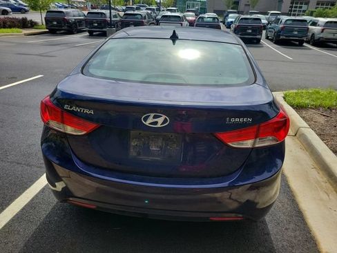 Used 2013 Hyundai Elantra GLS w/ Preferred Pkg FWD image 5