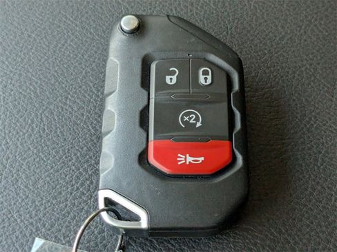 Used 2025 Jeep Wrangler Unlimited Rubicon w/ XTREMEE 35" Tire Package image 40