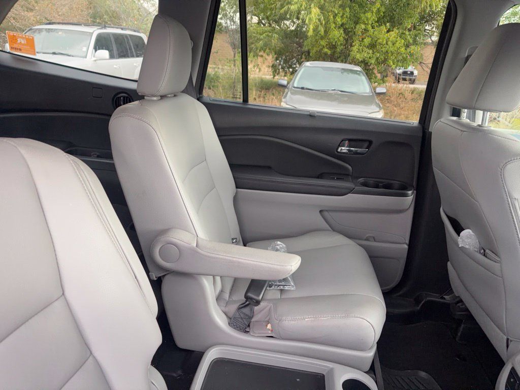Used 2022 Honda Pilot Touring image 15
