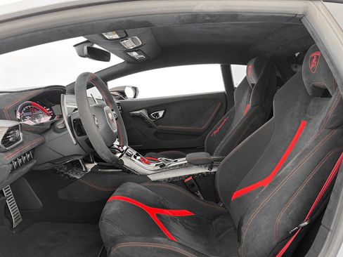Used 2018 Lamborghini Huracan Performante AWD/4WD image 16