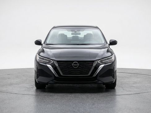 Used 2025 Nissan Sentra SV FWD image 2