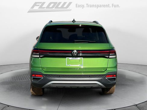New 2026 Volkswagen Taos SE image 6