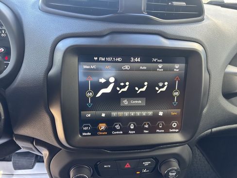 Used 2023 Jeep Renegade Limited image 19