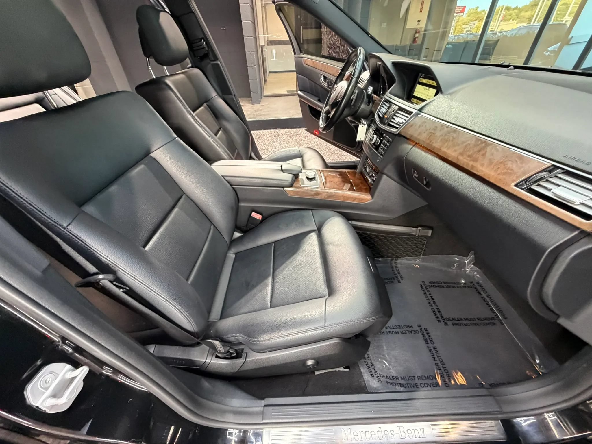 Used 2011 Mercedes-Benz E 350 4MATIC Sedan image 38