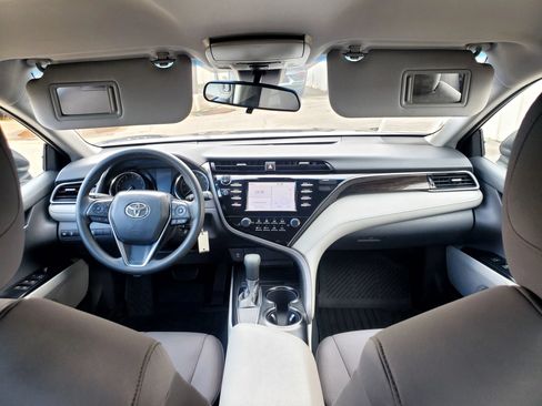 Used 2019 Toyota Camry LE FWD image 41