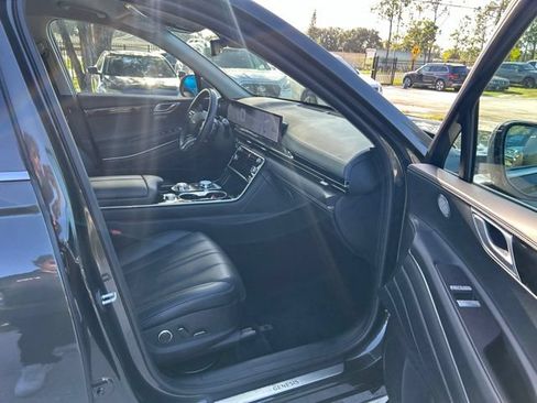 Used 2025 Genesis GV80 2.5T Standard AWD/4WD image 9