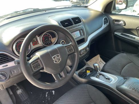 Used 2018 Dodge Journey SE image 27