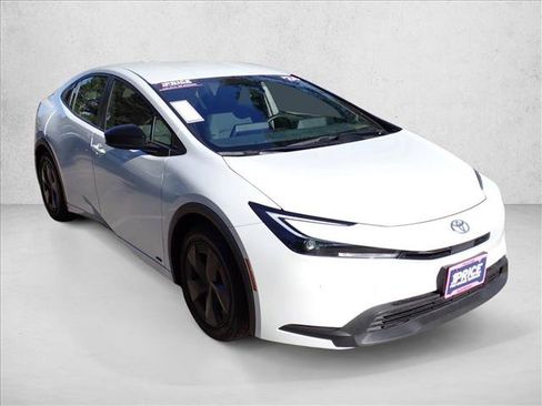 Used 2024 Toyota Prius LE AWD/4WD image 6