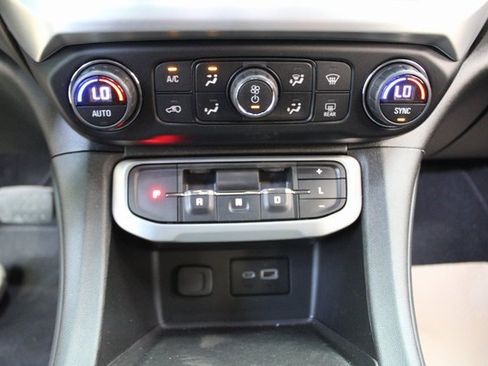 Used 2020 GMC Acadia SLE image 19