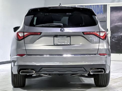 Used 2023 Acura MDX SH-AWD image 10
