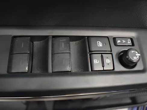 Used 2023 Toyota Tundra Limited image 23