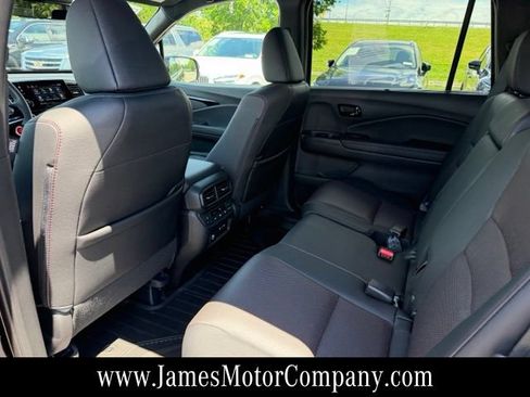 Used 2025 Honda Passport Black Edition image 17