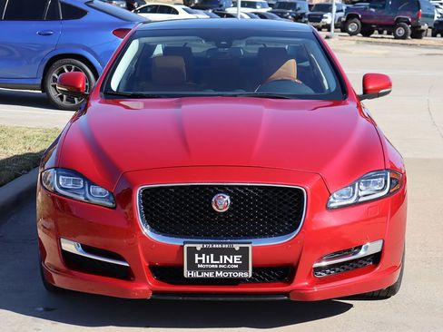Used 2016 Jaguar XJ R-Sport image 3
