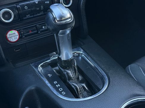 Used 2015 Ford Mustang V6 image 28