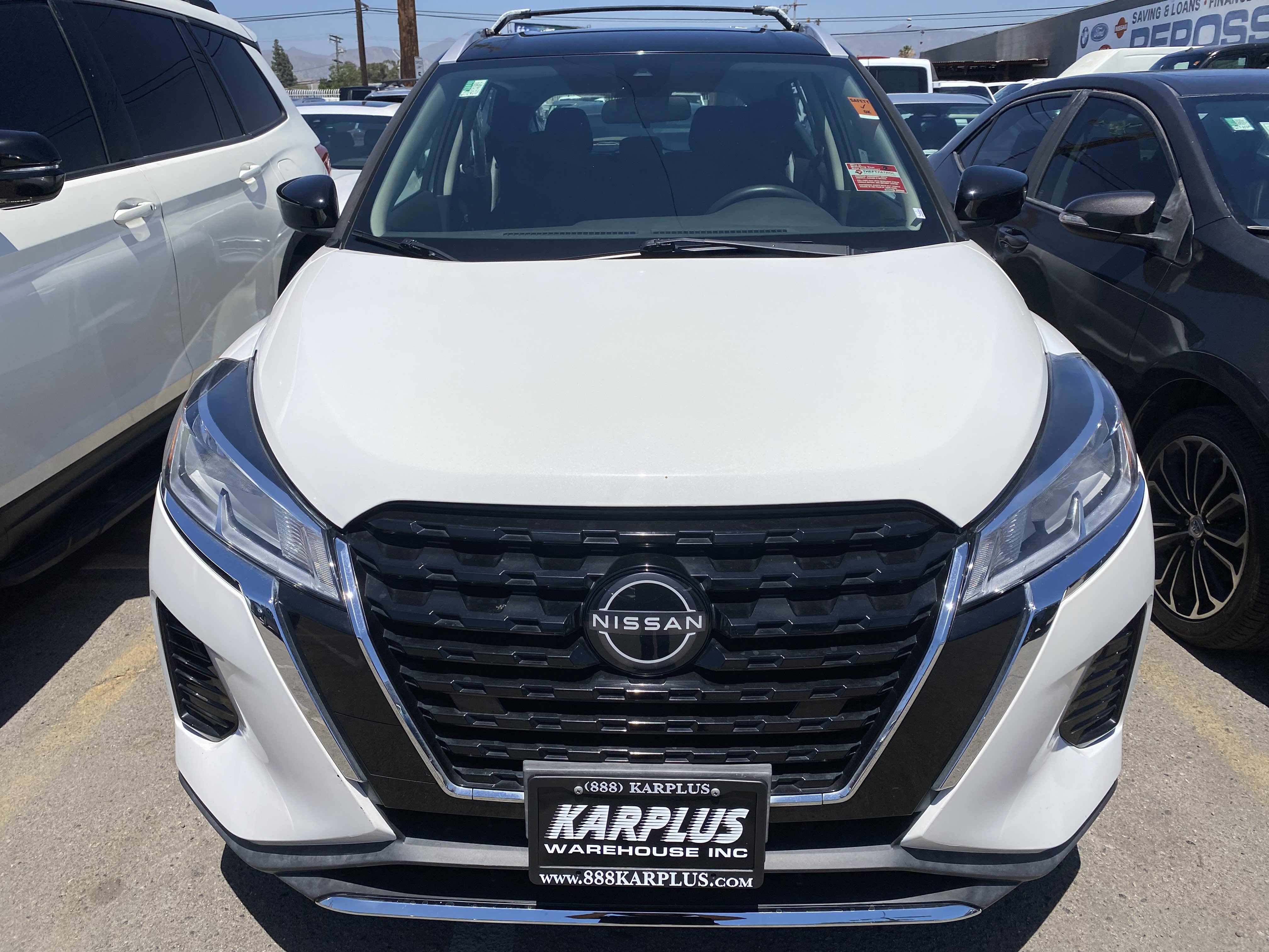 Used 2023 Nissan Kicks SV FWD image 3