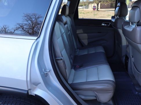Used 2012 Jeep Grand Cherokee Laredo image 21