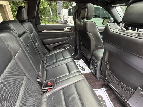 Used 2018 Jeep Grand Cherokee Overland AWD/4WD image 19