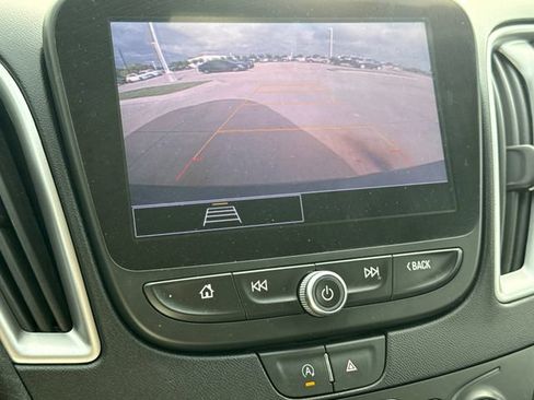 Used 2022 Chevrolet Malibu LT FWD image 24
