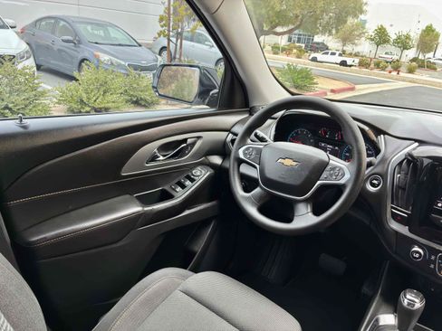 Used 2020 Chevrolet Traverse LS FWD image 16