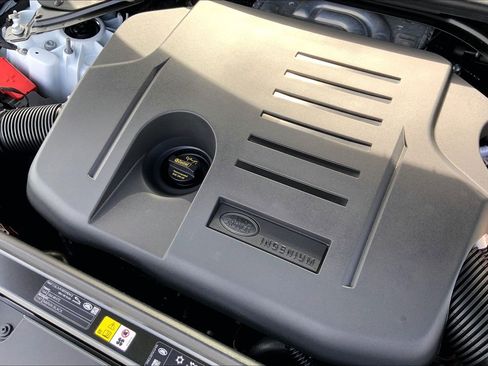 New 2026 Land Rover Range Rover Long Wheelbase SE image 15