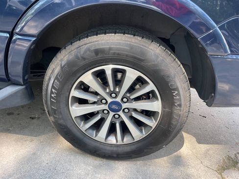 Used 2017 Ford Expedition XLT AWD/4WD image 8