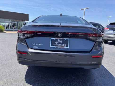 Used 2023 Honda Accord EX image 4