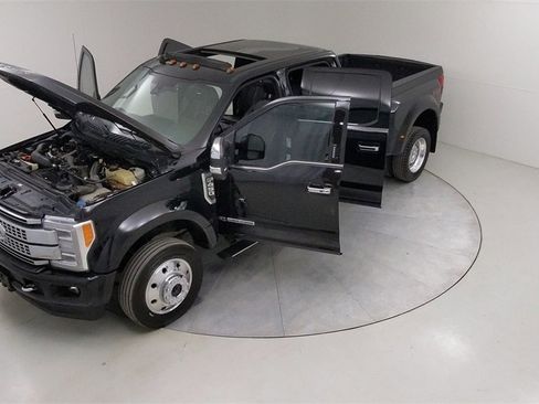 Certified 2019 Ford F450 Platinum w/ Platinum Ultimate Package image 47