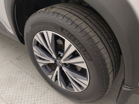 Used 2022 Nissan Rogue SV image 31