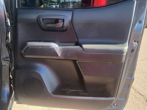 Used 2020 Toyota Tacoma TRD Sport AWD/4WD image 25