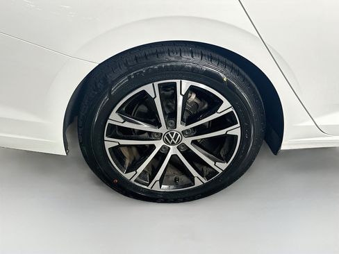 Used 2025 Volkswagen Jetta Sport FWD image 11