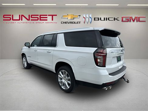 Certified 2023 Chevrolet Suburban High Country w/ Premium Package 2 AWD/4WD image 6