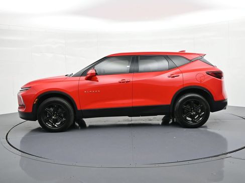 Used 2023 Chevrolet Blazer LT FWD image 9
