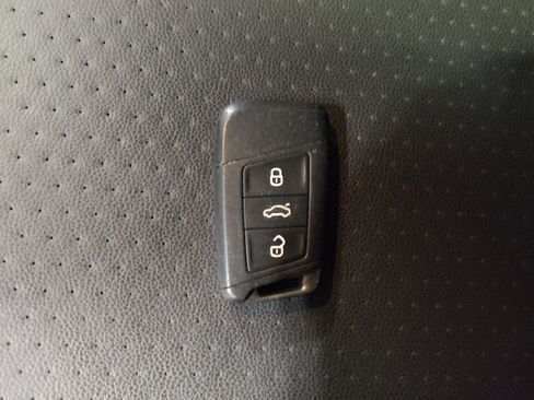 Used 2019 Volkswagen Jetta SE FWD image 32