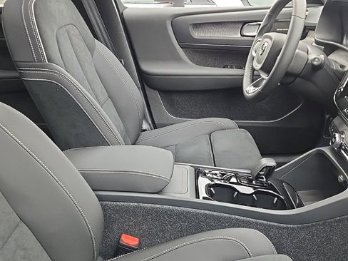 New 2026 Volvo XC40 B5 Ultra w/ Protection Package Premier image 6