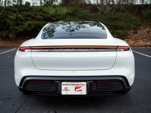 Used 2022 Porsche Taycan image 9
