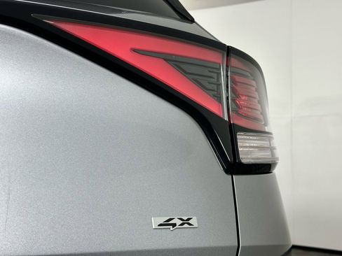 Used 2023 Kia Sportage LX image 12