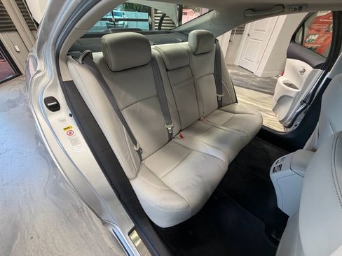 Used 2010 Lexus ES 350 FWD image 5
