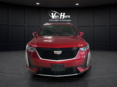 Used 2021 Cadillac XT6 Sport w/ Platinum Package AWD/4WD image 2