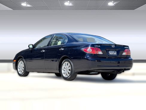 Used 2004 Lexus ES 330 FWD image 3