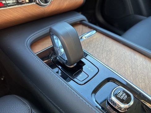 Certified 2025 Volvo XC90 B6 Plus image 20