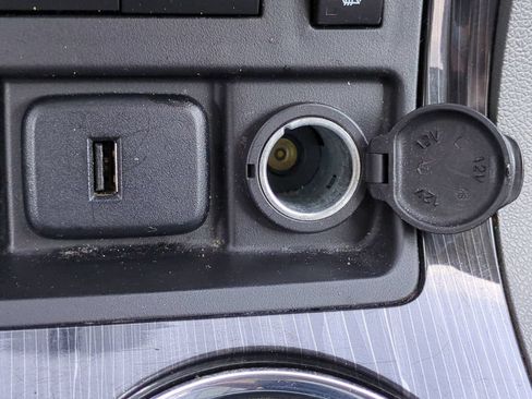 Used 2015 Chevrolet Traverse LT FWD image 20