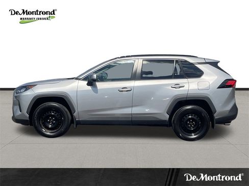 Used 2021 Toyota RAV4 LE image 8