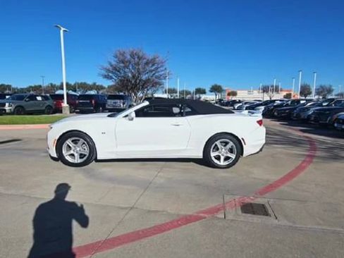 Used 2023 Chevrolet Camaro LT image 5