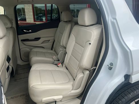 Used 2023 GMC Acadia Denali AWD/4WD image 9