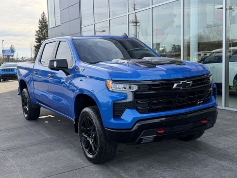 Used 2025 Chevrolet Silverado 1500 LT Trail Boss w/ LT Trail Boss Premium Package image 2