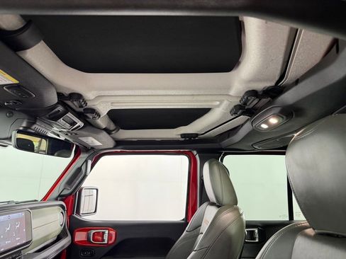 Used 2025 Jeep Gladiator Mojave w/ Steel Bumper Group image 24