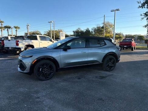 New 2026 Chevrolet Equinox EV RS image 3