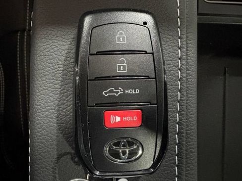 Used 2026 Toyota Tundra Limited AWD/4WD image 25
