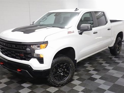 Used 2023 Chevrolet Silverado 1500 Custom Trail Boss image 2