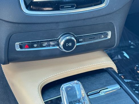 Certified 2024 Volvo XC90 B6 Ultimate AWD/4WD image 24